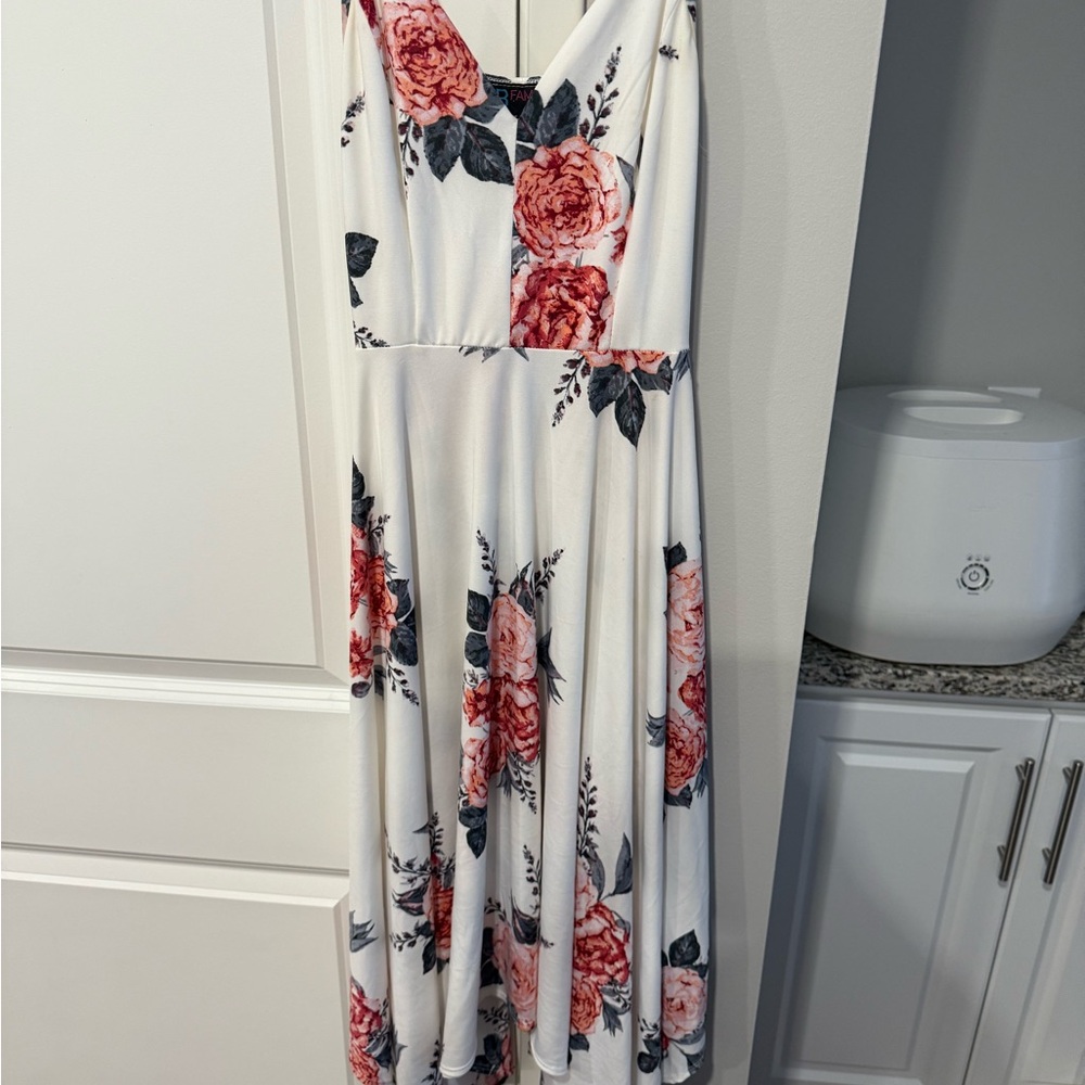 Floral Sleeveless Dress - White and Pink